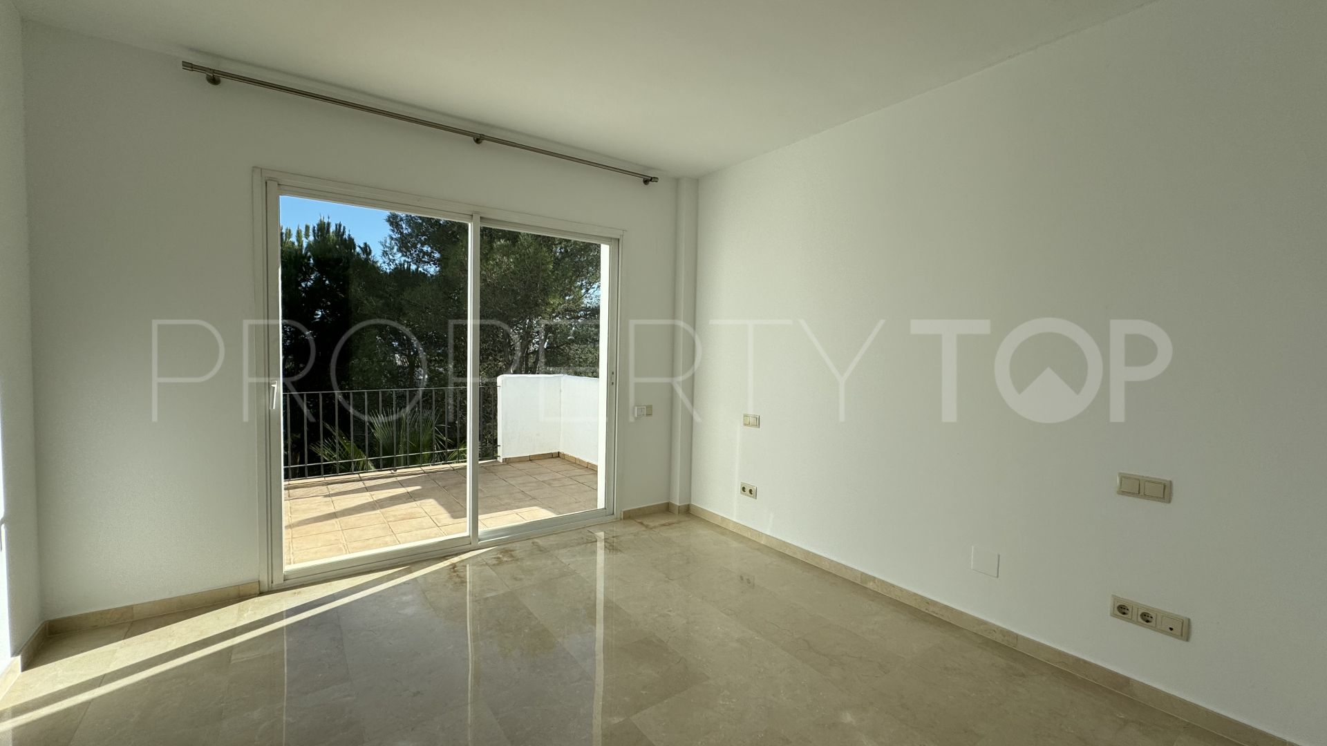 Buy penthouse in Altos de La Quinta