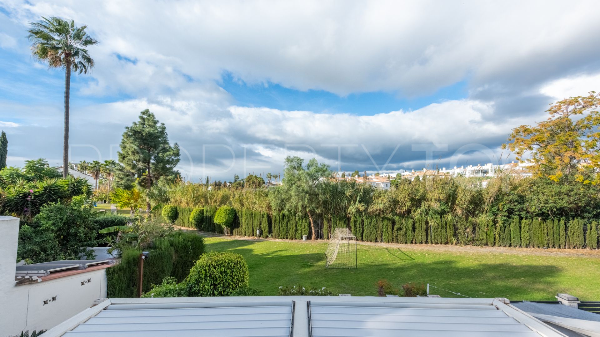 For sale town house in Atalaya Park with 3 bedrooms