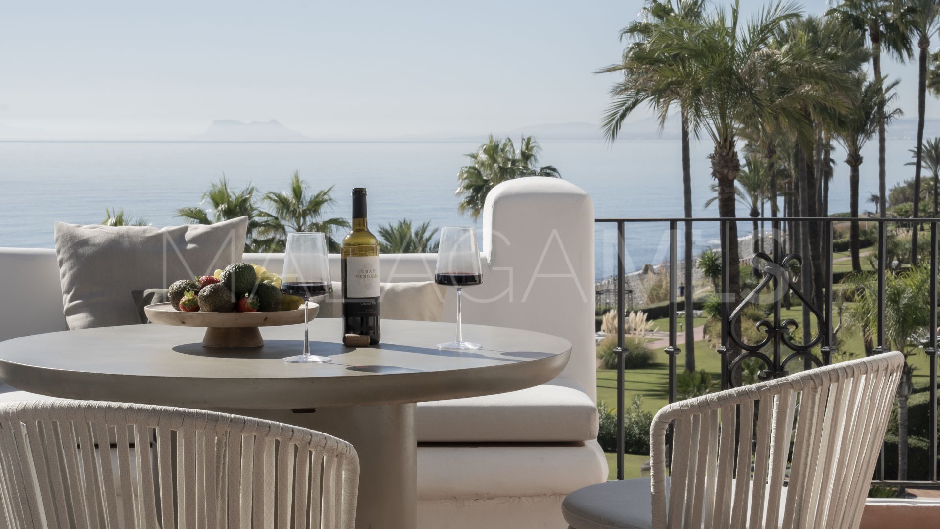 Appartement terrasse for sale in Alcazaba Beach