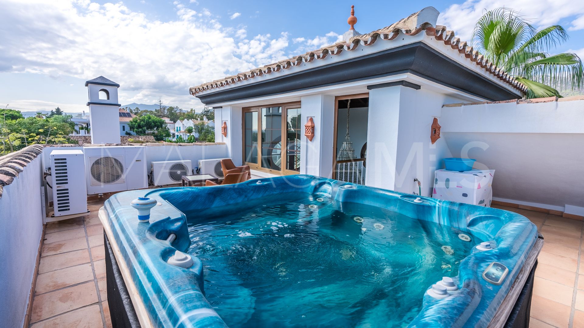 Buy villa in Huerta Belón with 5 bedrooms