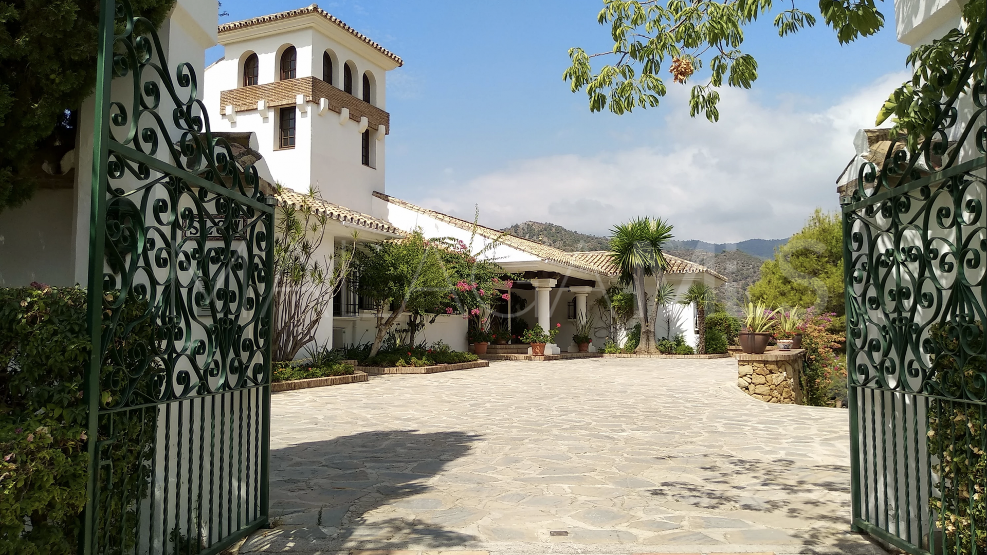 For sale Istan 6 bedrooms finca