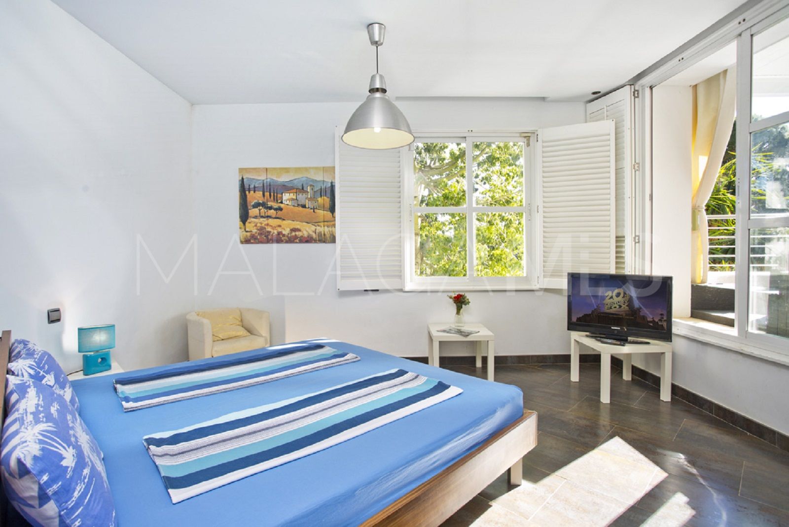Villa for sale in Elviria