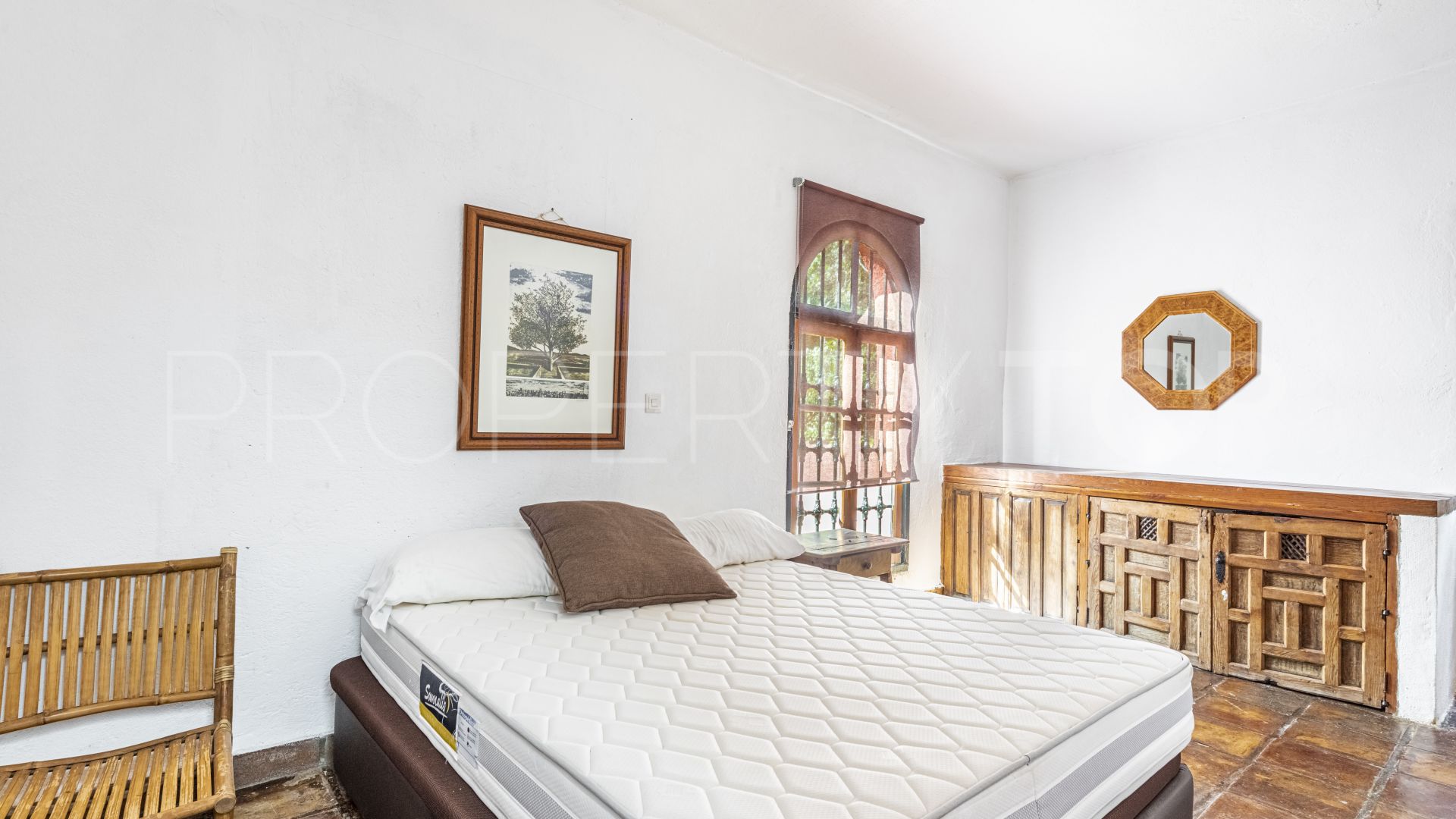For sale villa in Benahavis Centro with 5 bedrooms