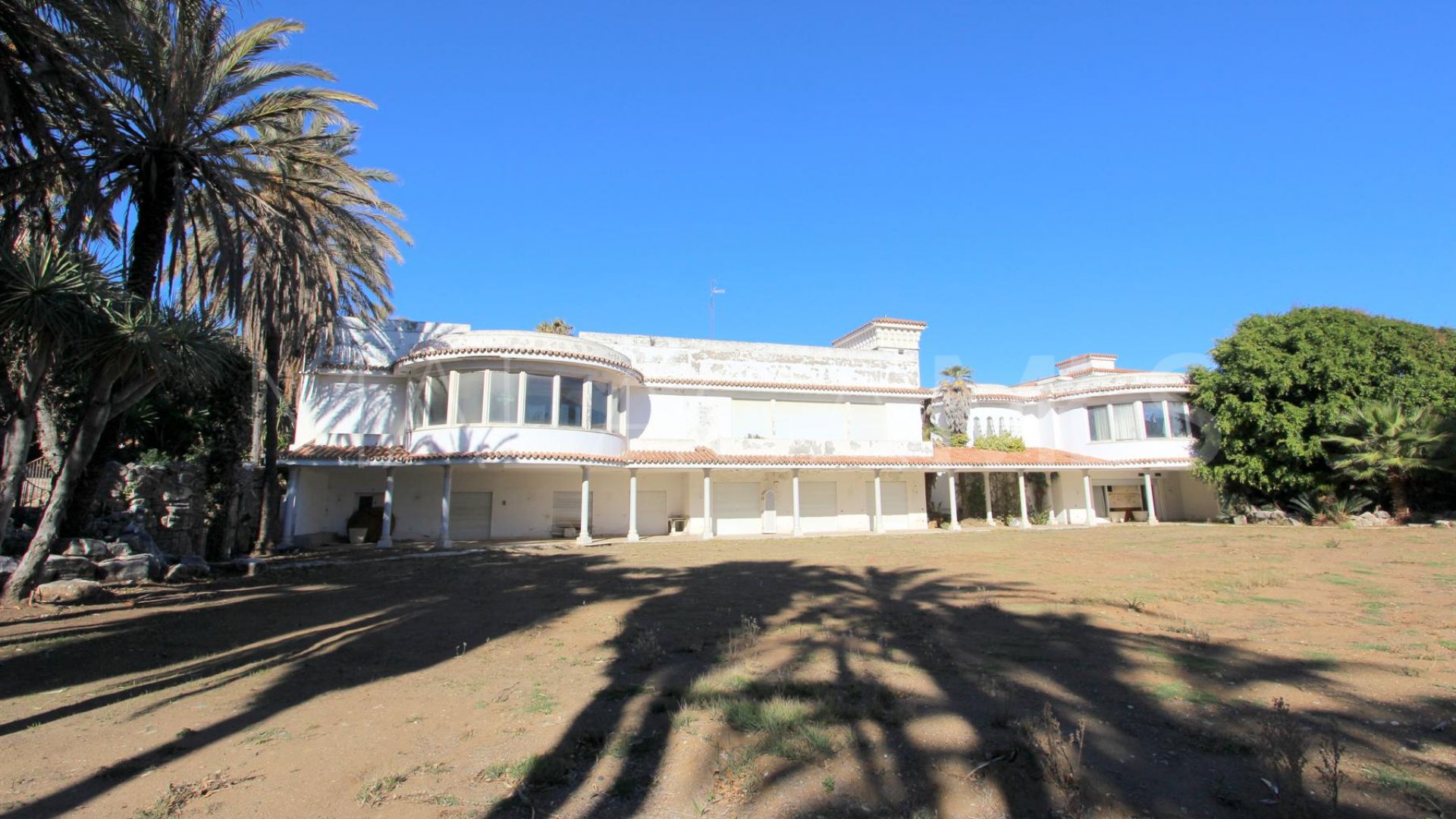 20 bedrooms villa for sale in Beach Side New Golden Mile
