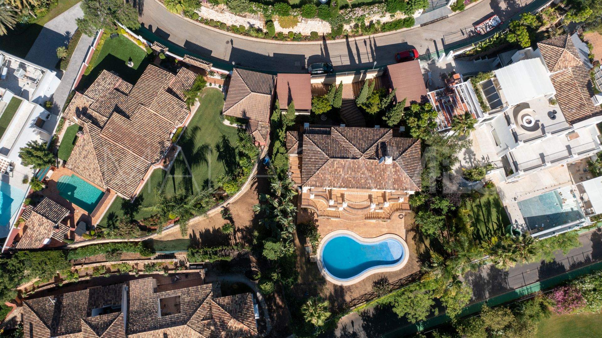 Villa for sale in El Herrojo with 6 bedrooms