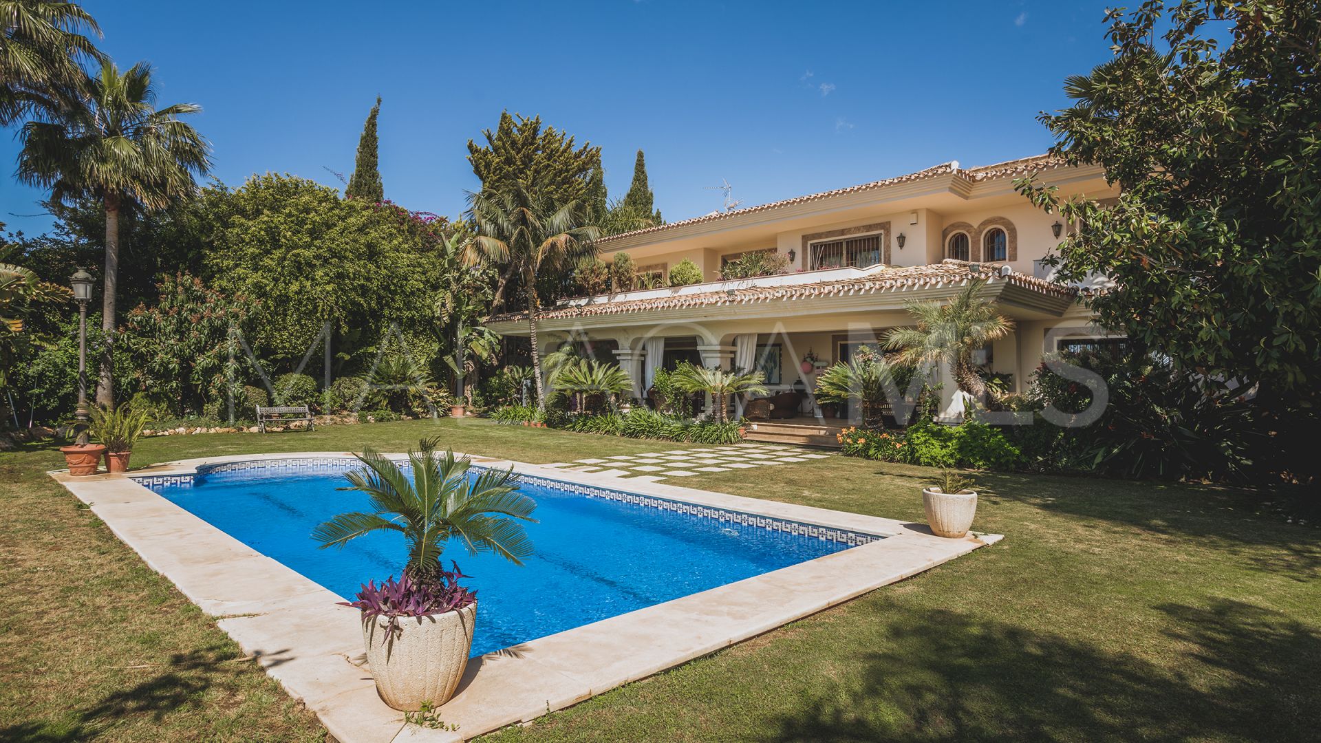 Se vende villa with 5 bedrooms in Xarblanca