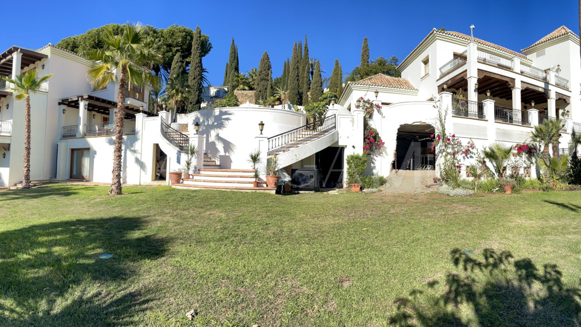 Villa for sale in Paraiso Alto