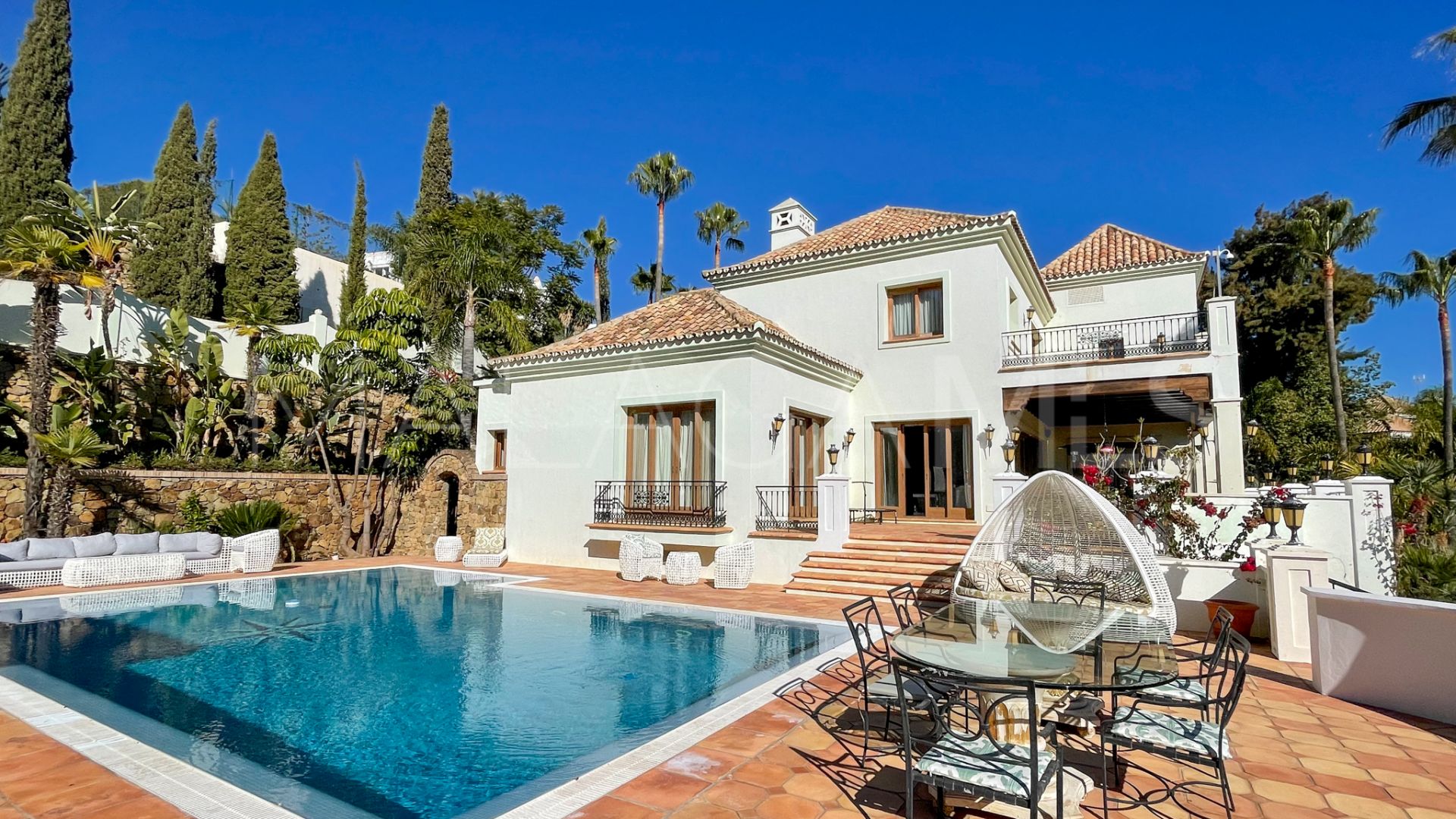 Villa for sale in Paraiso Alto