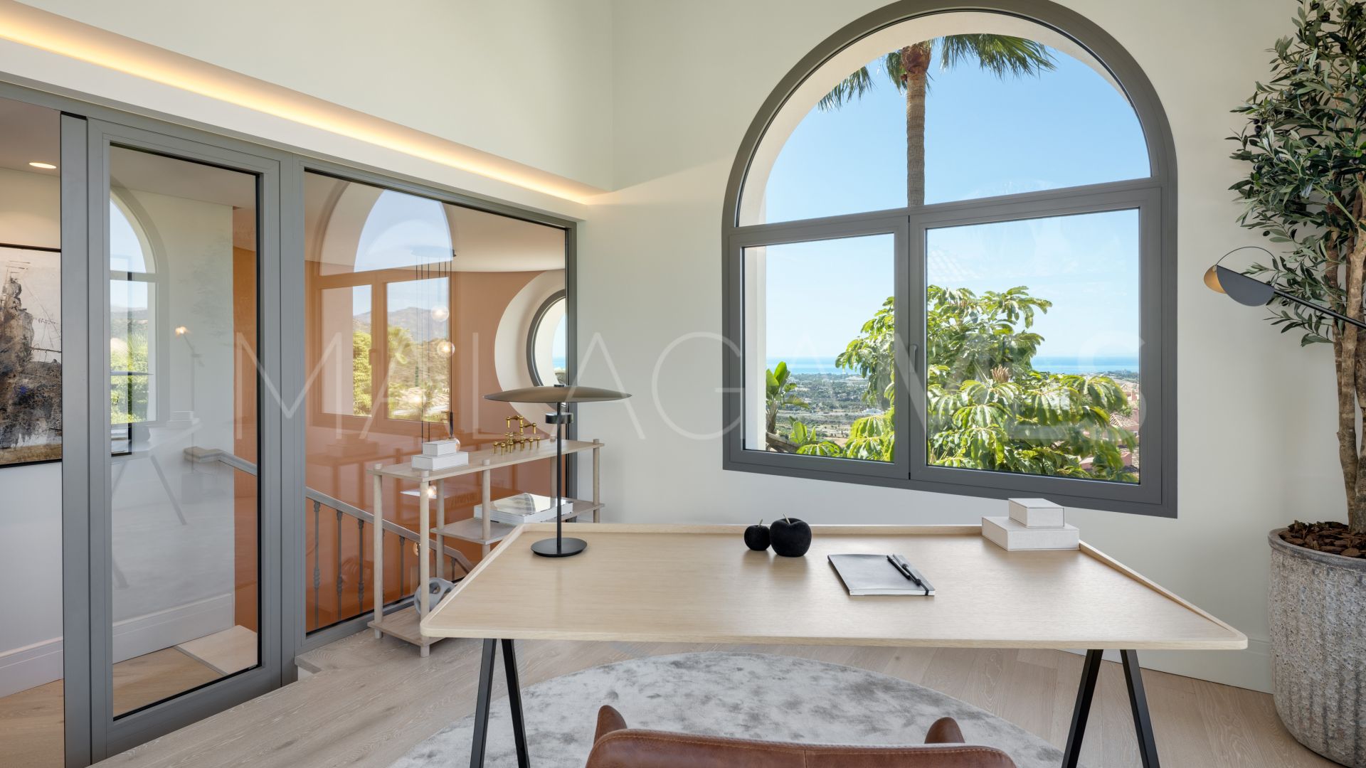 Villa for sale in Monte Halcones with 7 bedrooms