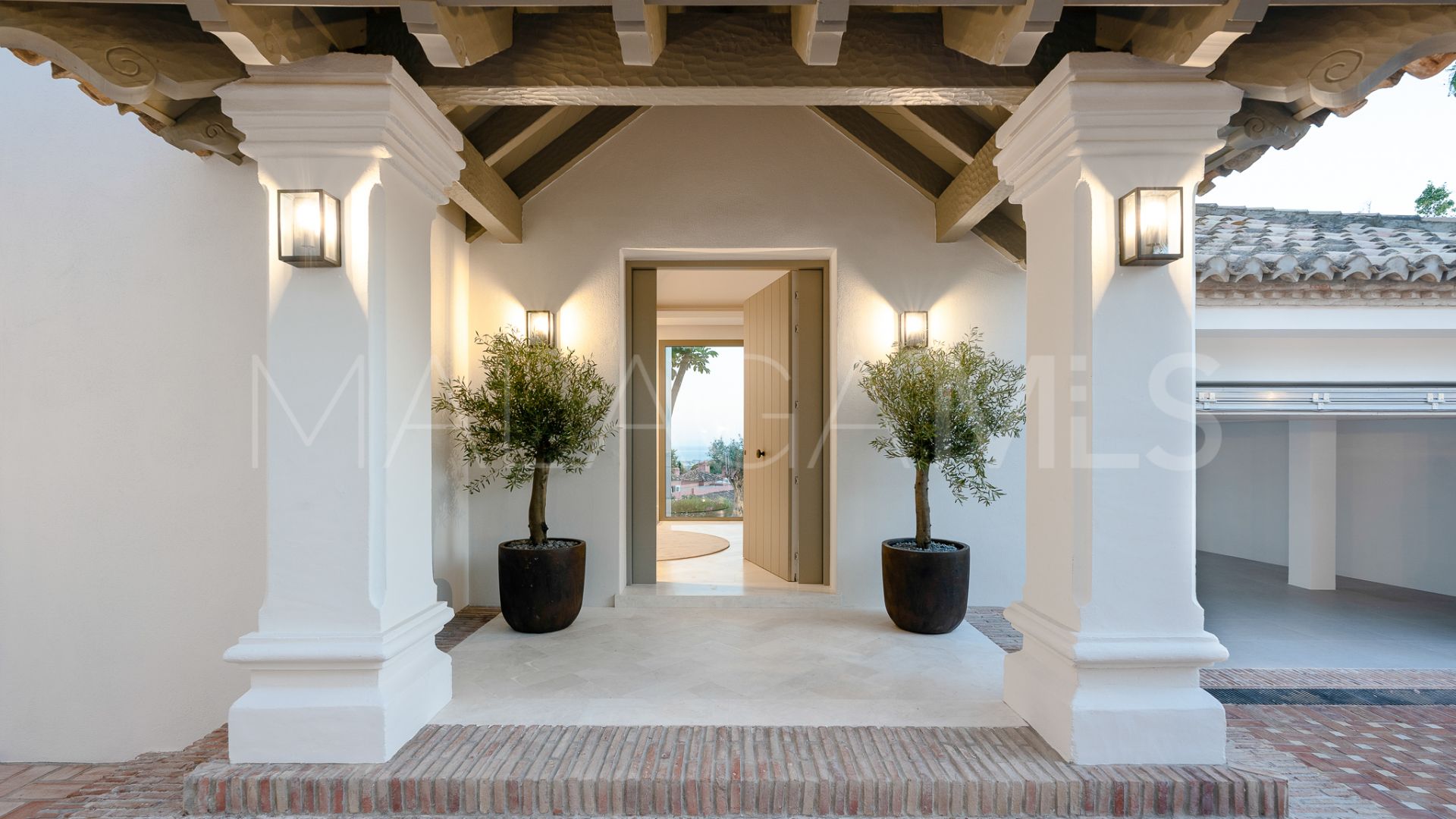 Villa for sale in Monte Halcones