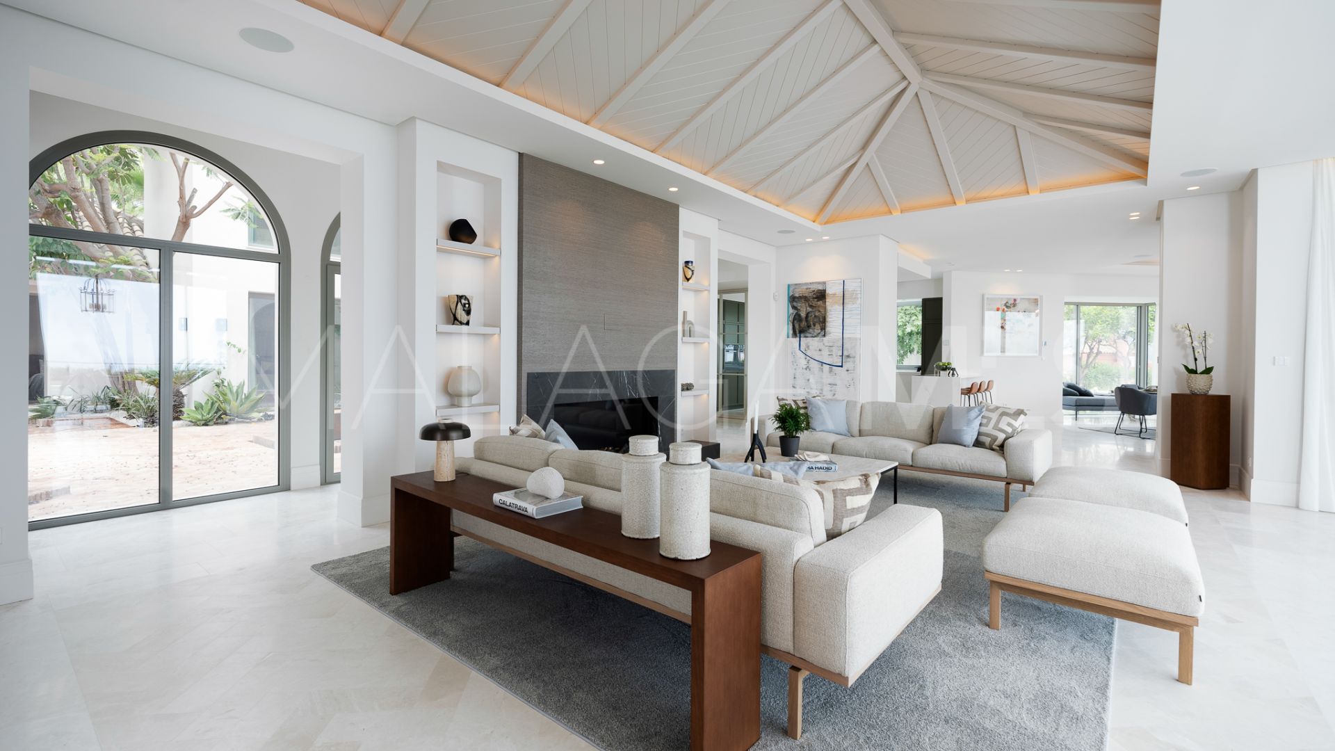 Villa for sale in Monte Halcones