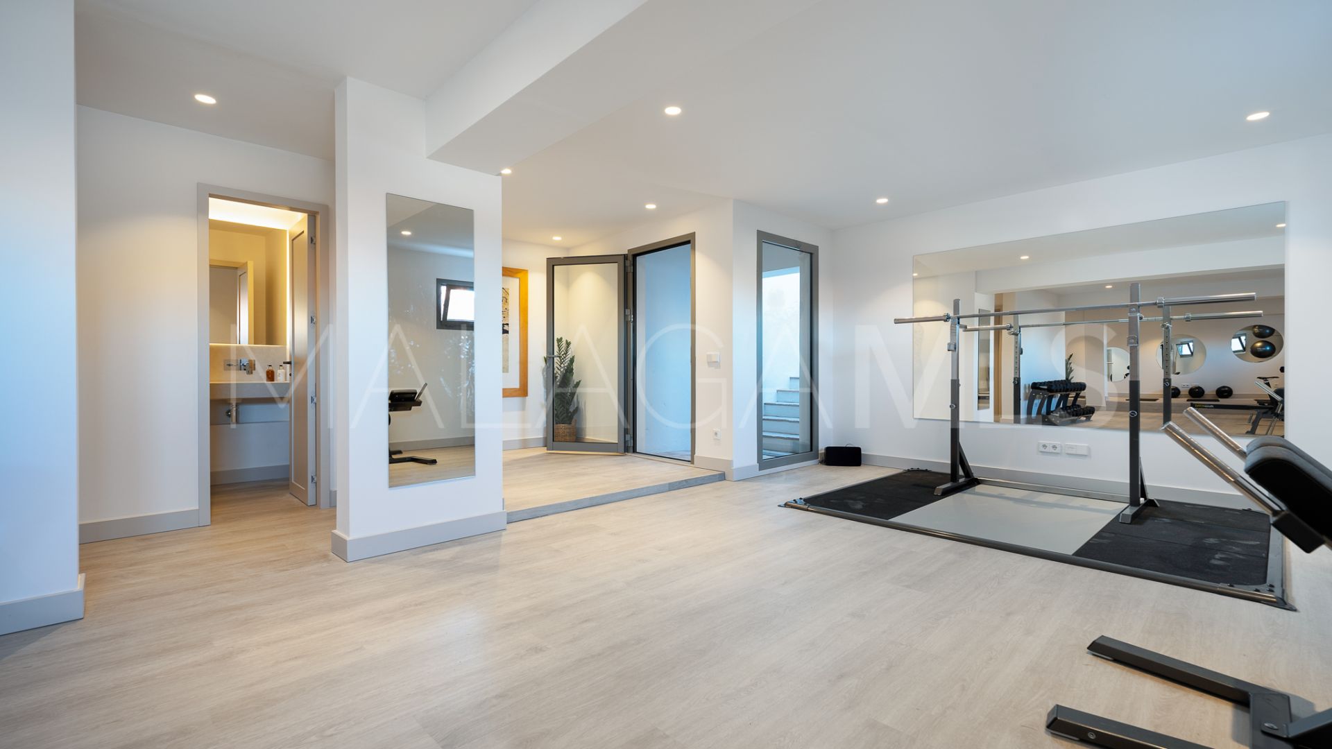 Villa for sale in Monte Halcones