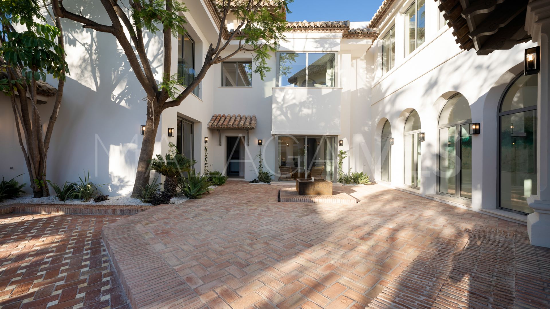 Villa for sale in Monte Halcones
