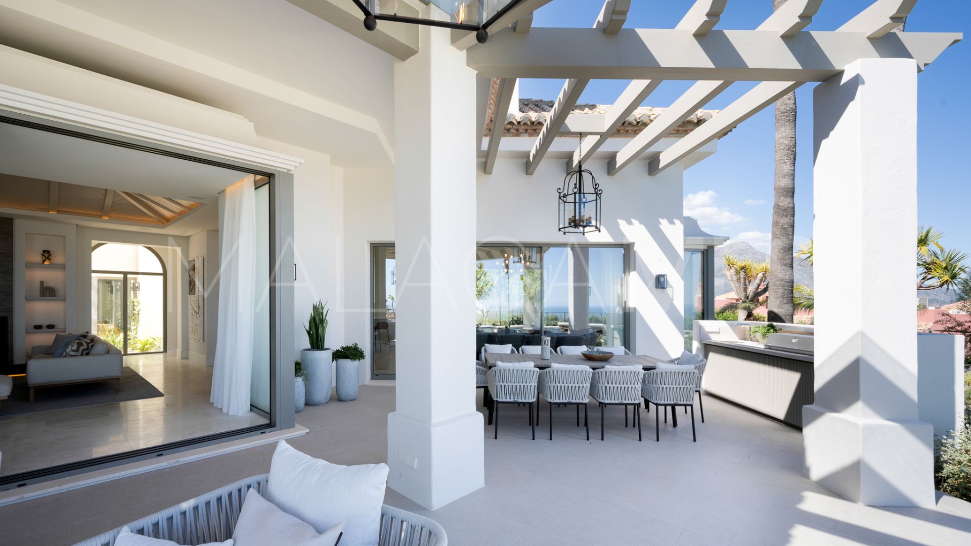Villa for sale in Monte Halcones