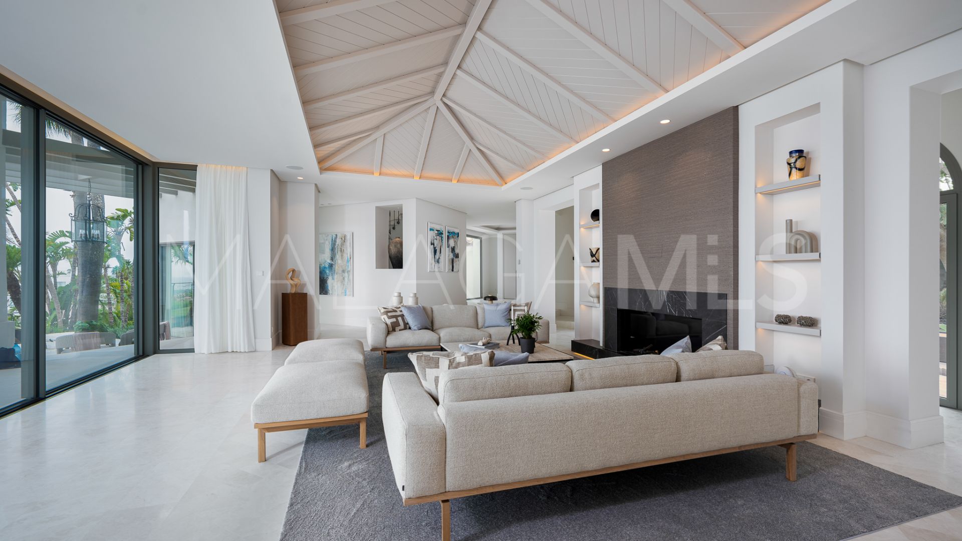 Villa for sale in Monte Halcones