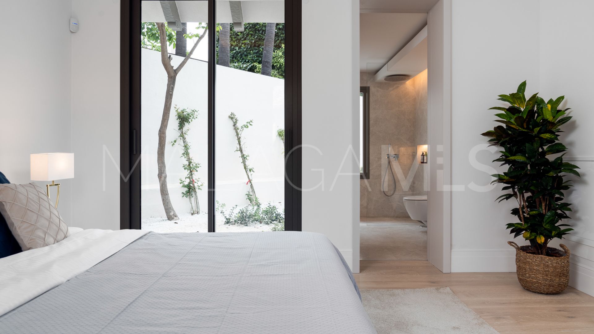 Villa for sale in Monte Halcones