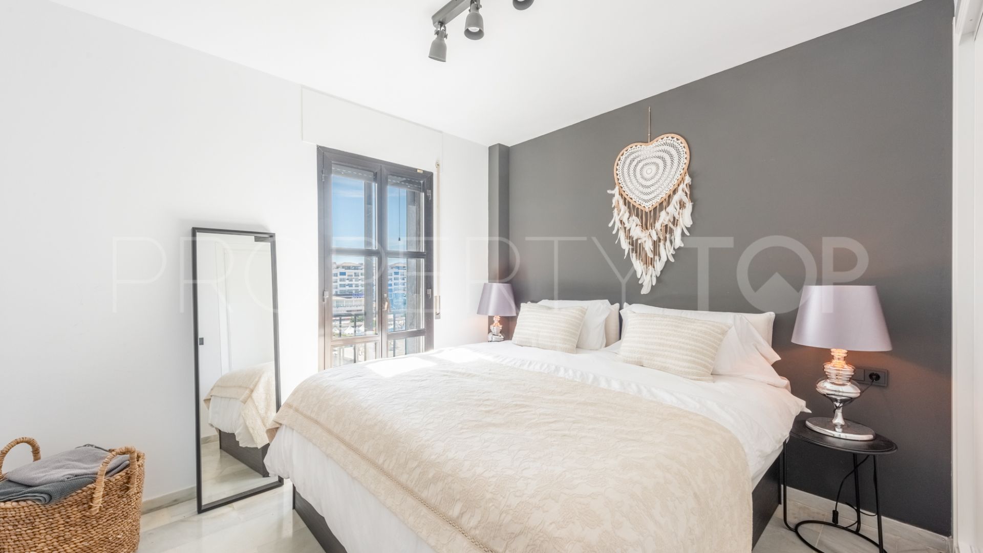 Buy apartment in Marbella - Puerto Banus with 2 bedrooms