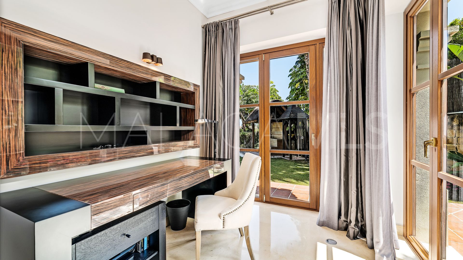 Villa for sale in Bellevue with 6 bedrooms