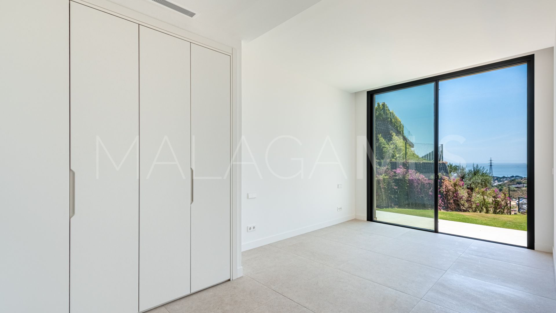Villa for sale in La Finca de Jasmine