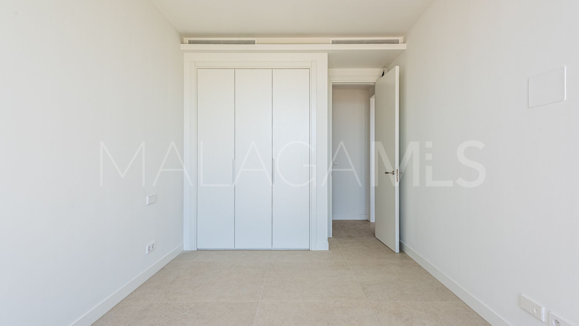 Villa for sale in La Finca de Jasmine