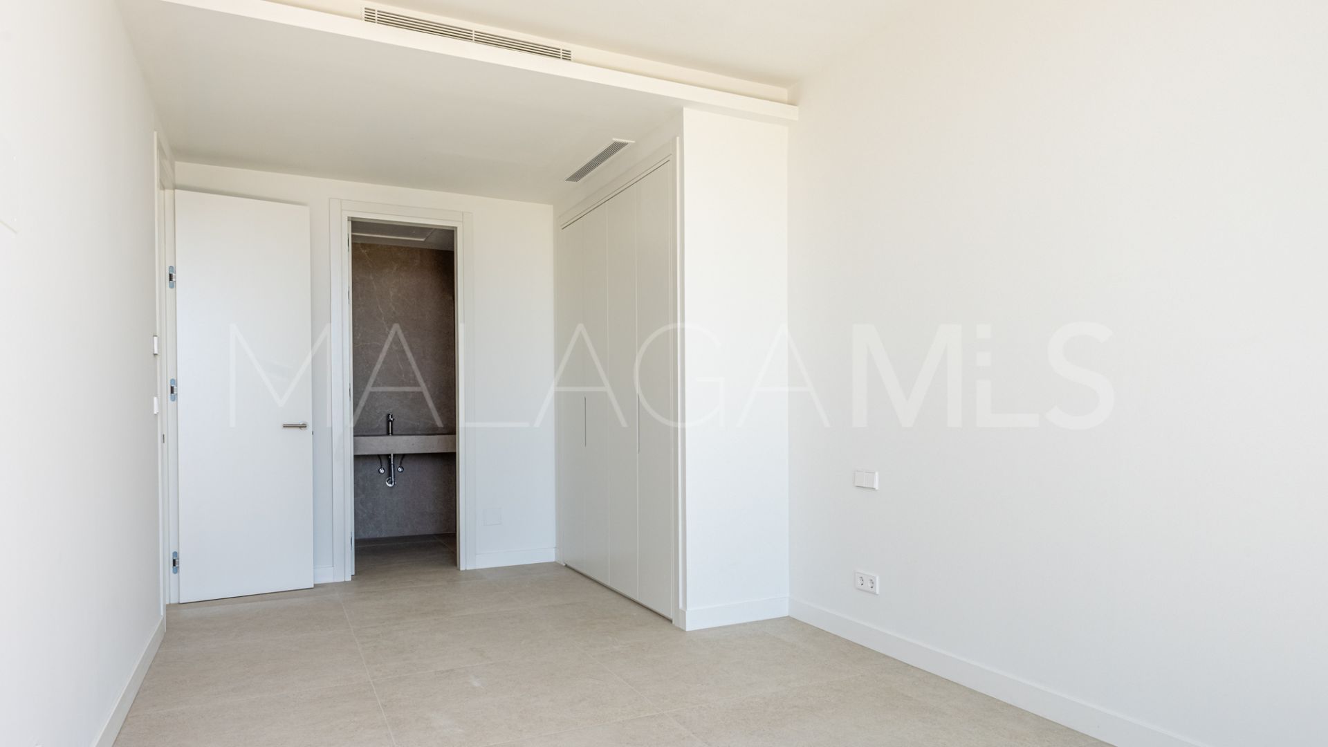 Villa for sale in La Finca de Jasmine
