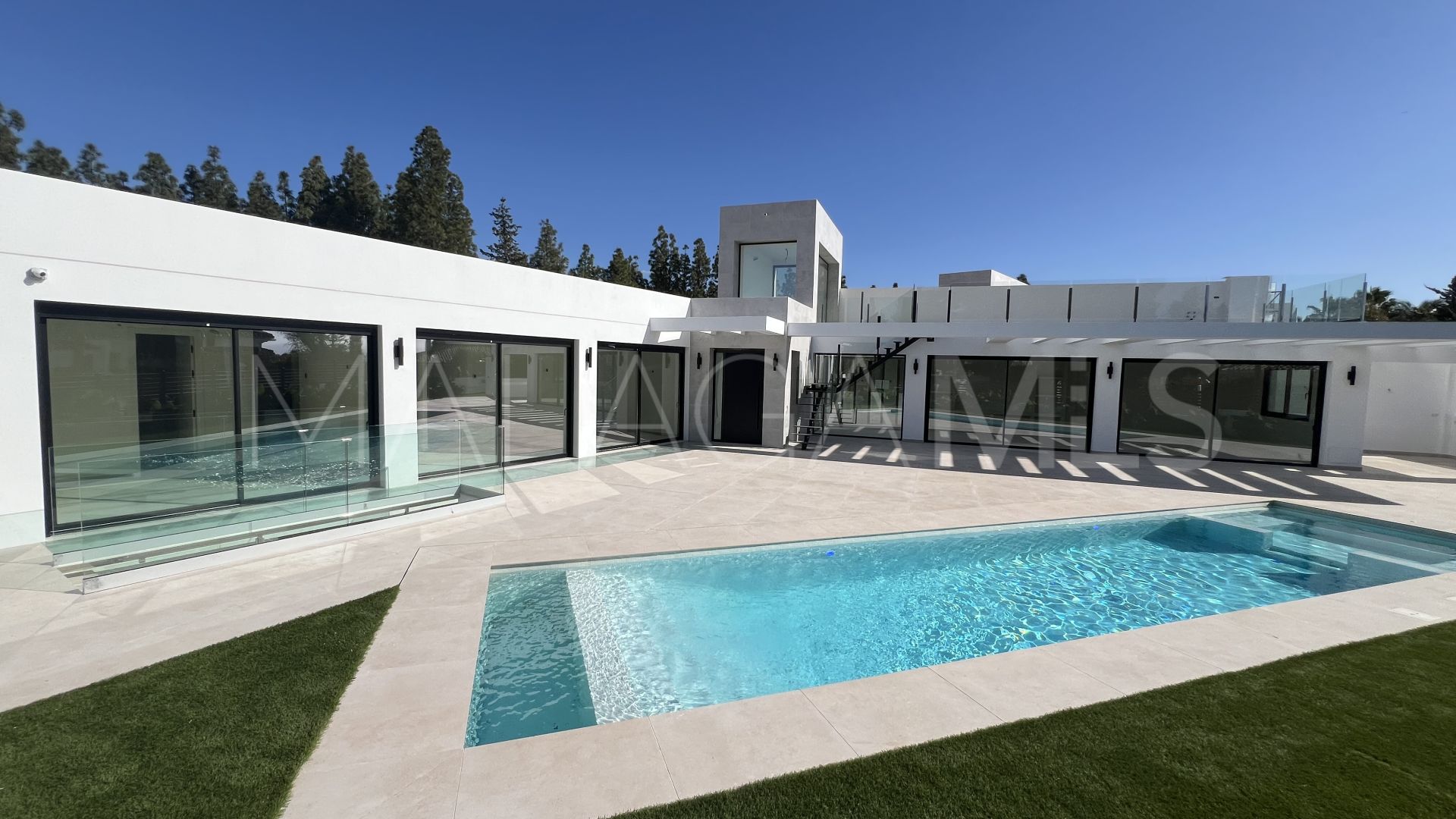 Villa with 5 bedrooms a la venta in El Chaparral