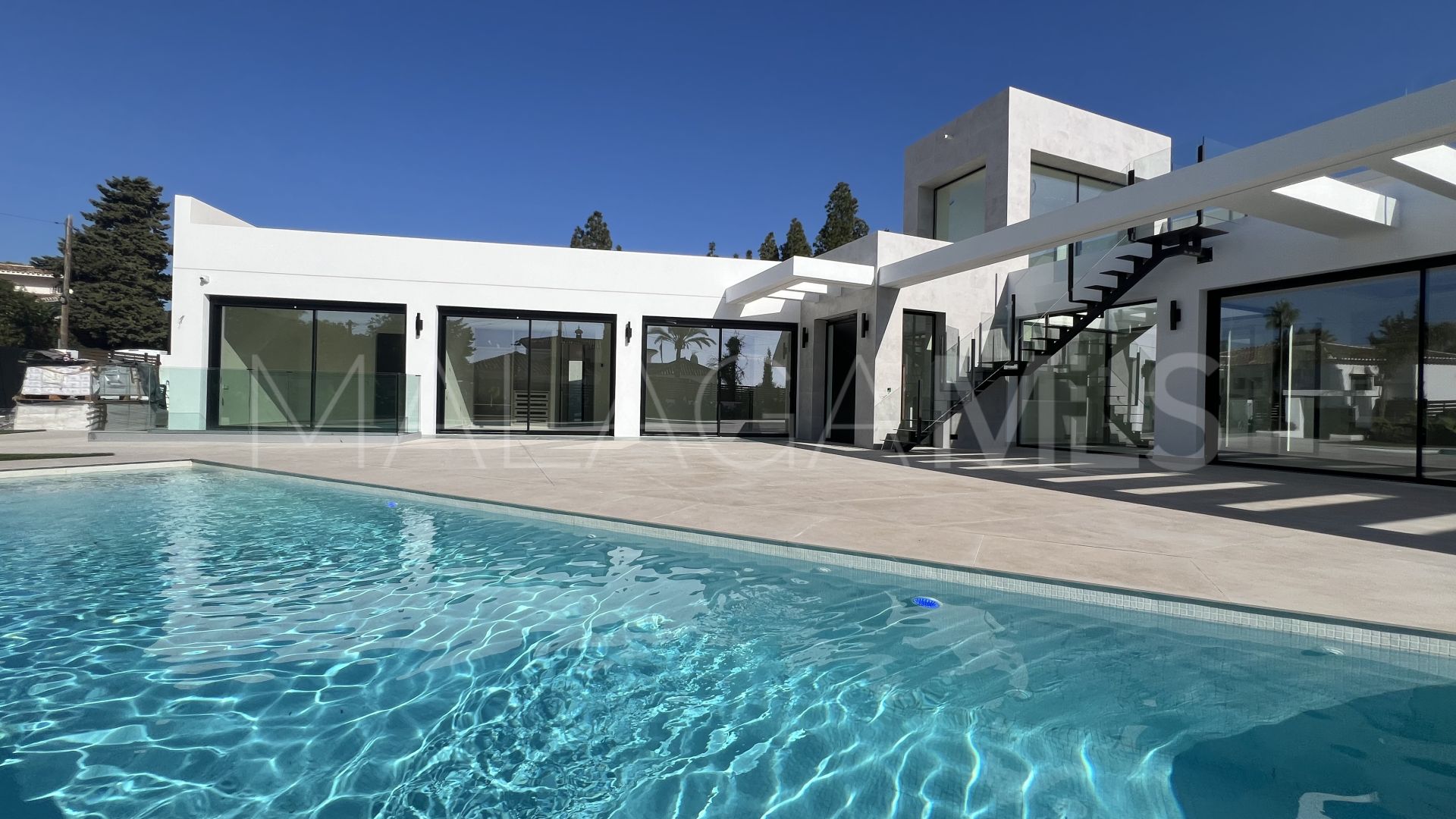 Villa with 5 bedrooms a la venta in El Chaparral
