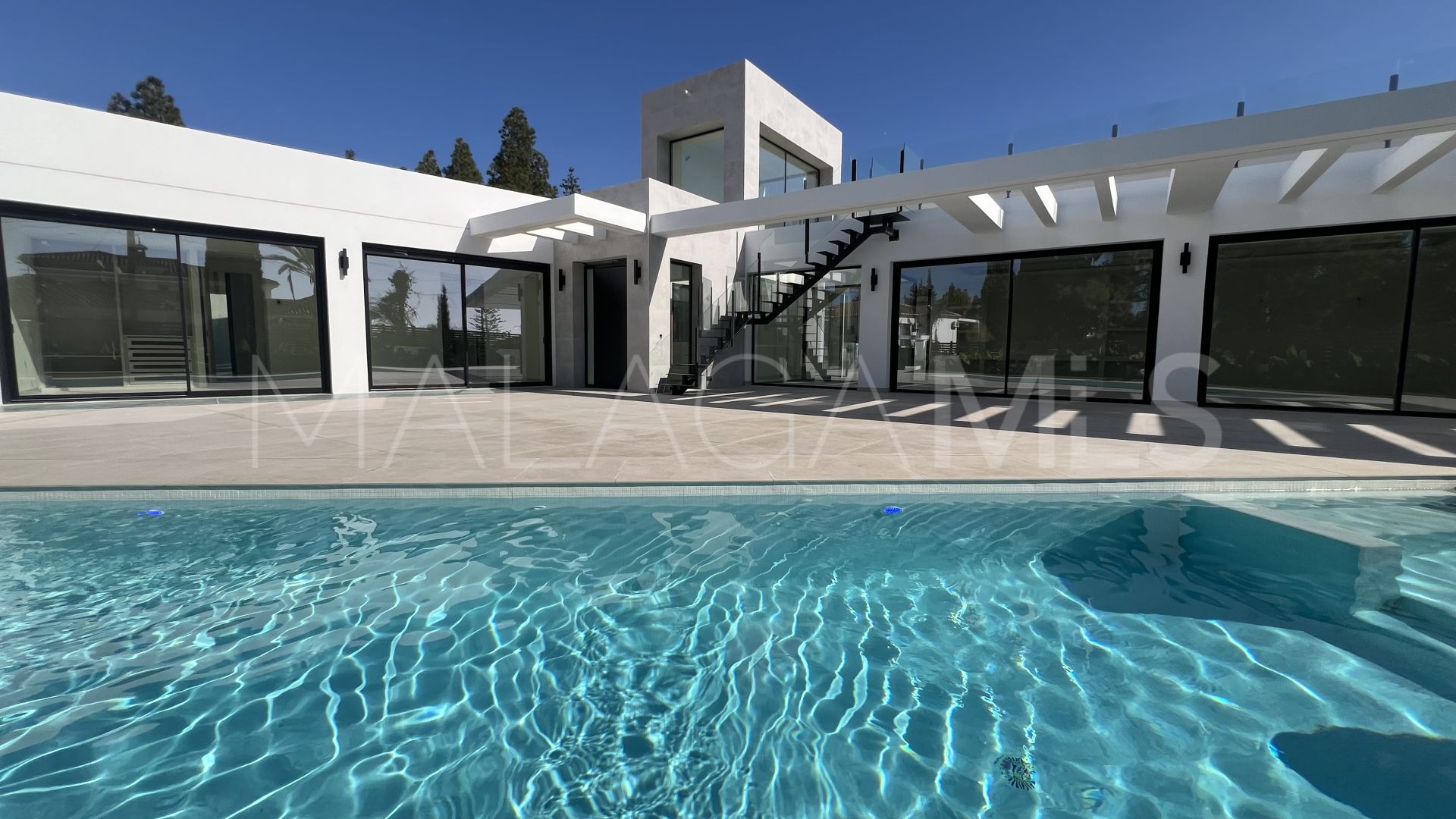 Villa with 5 bedrooms a la venta in El Chaparral