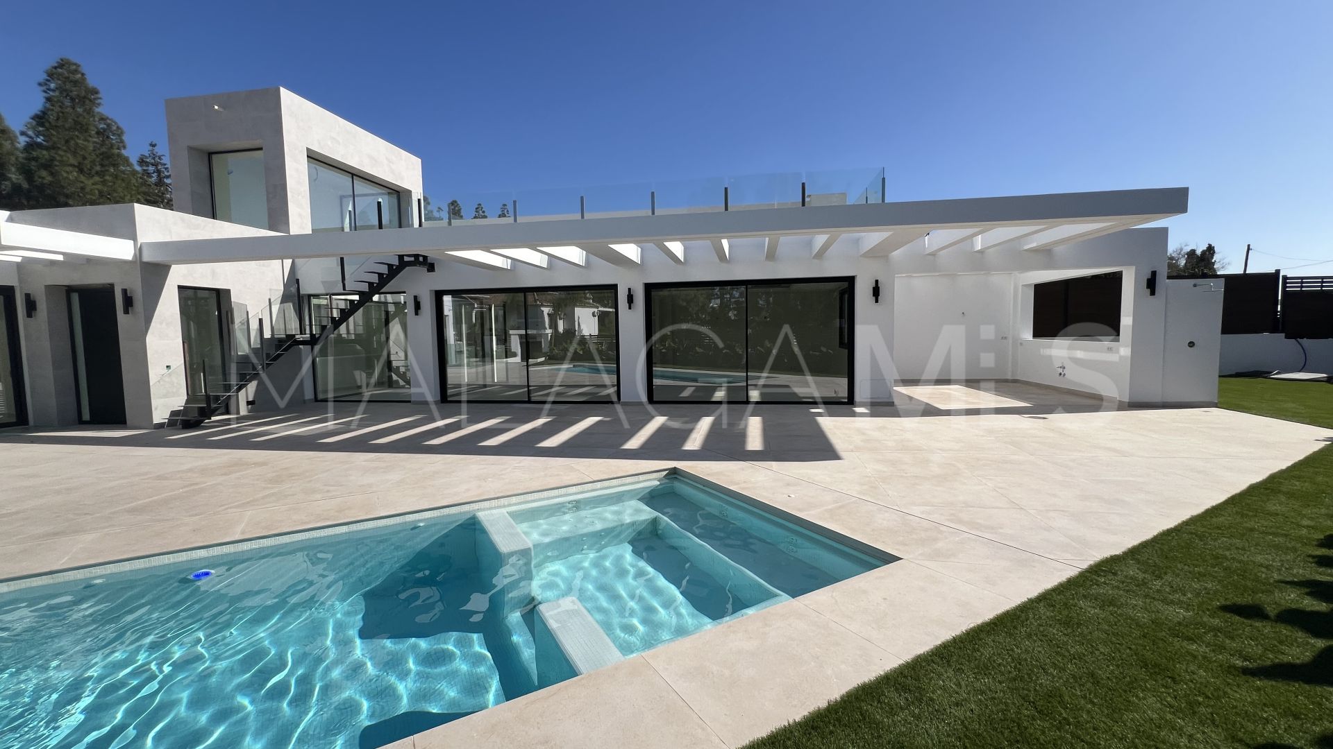 Villa with 5 bedrooms a la venta in El Chaparral