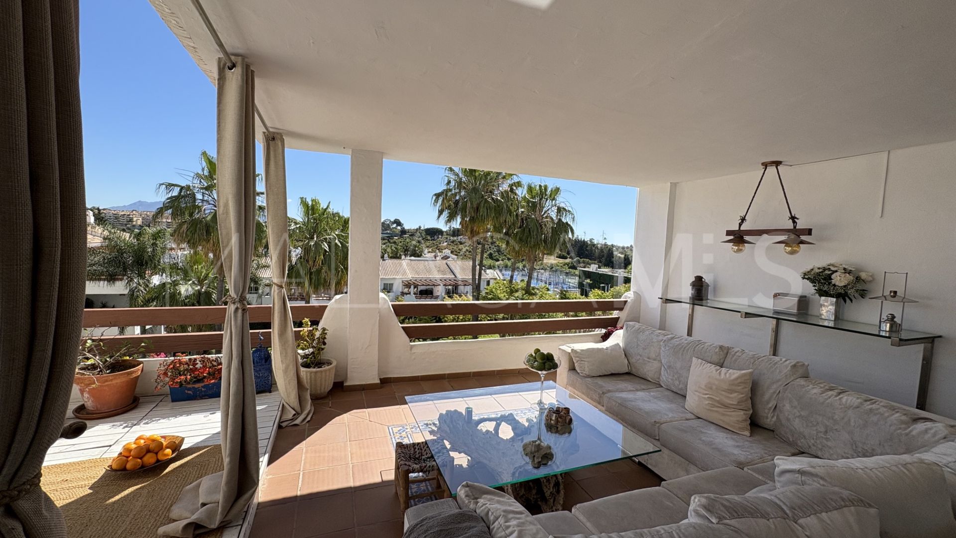 For sale 2 bedrooms apartment in Selwo Hills