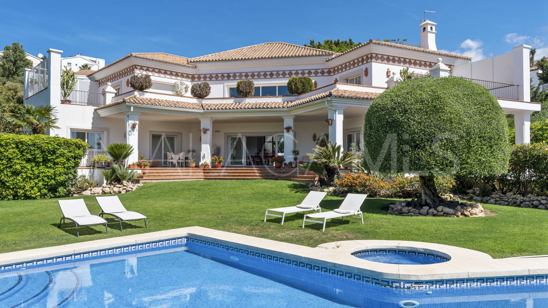 Villa for sale in Paraiso Alto