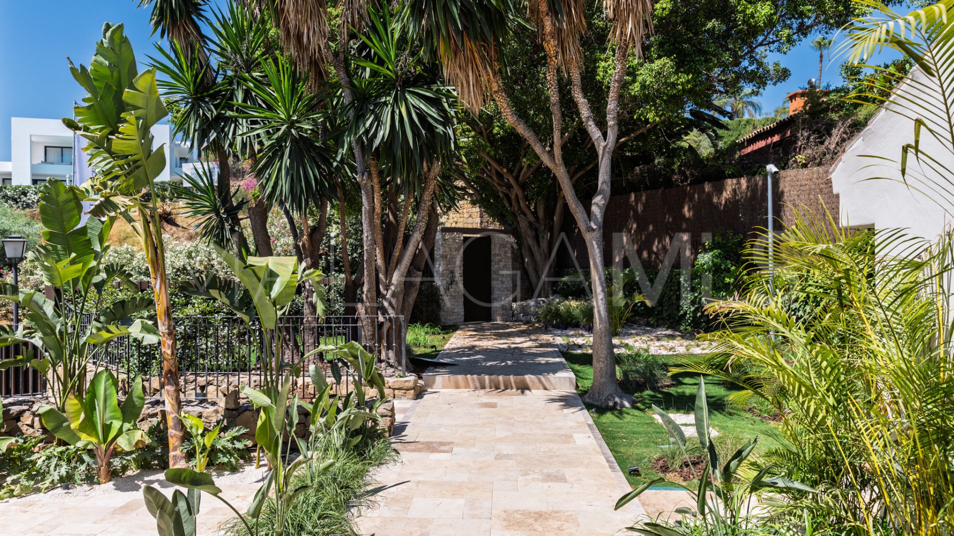 Villa for sale in Haza del Conde