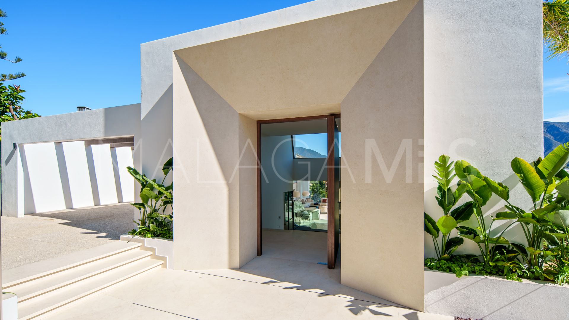 Villa for sale in Las Brisas