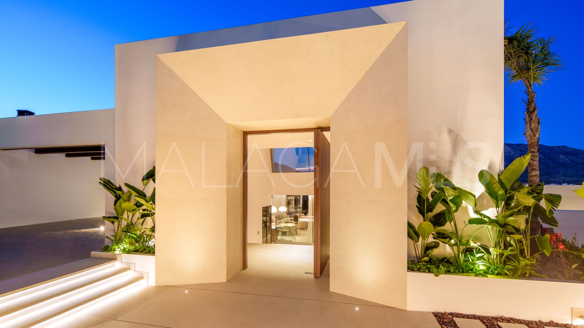 Villa for sale in Las Brisas