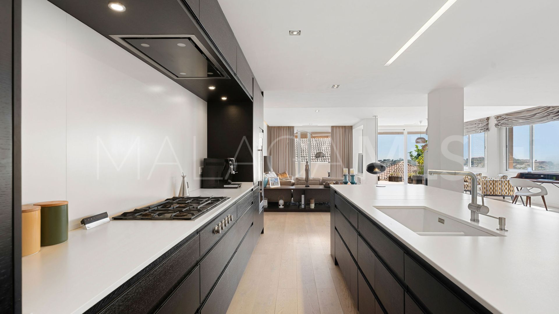 For sale apartment with 4 bedrooms in Aloha Hill Club