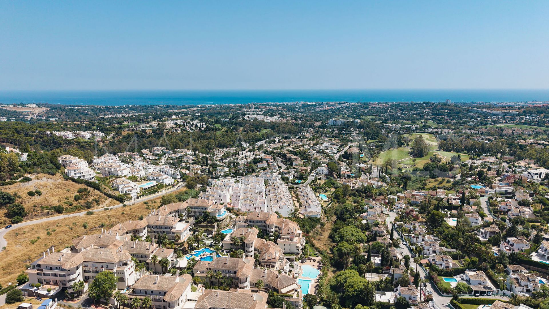 For sale apartment with 4 bedrooms in Aloha Hill Club