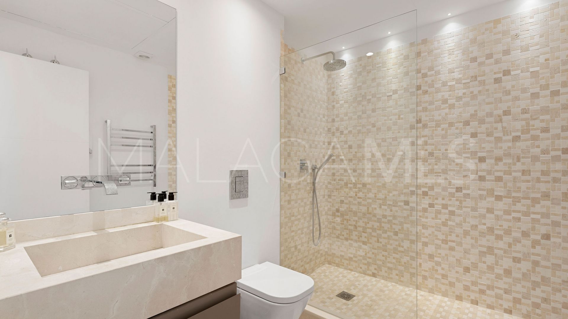 For sale apartment with 4 bedrooms in Aloha Hill Club