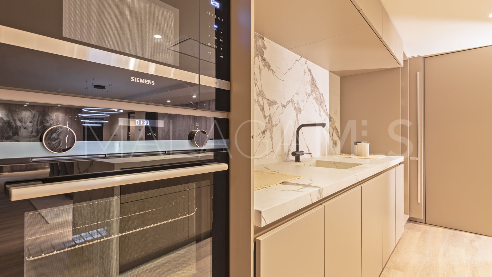 Wohnung for sale in Marbella - Puerto Banus