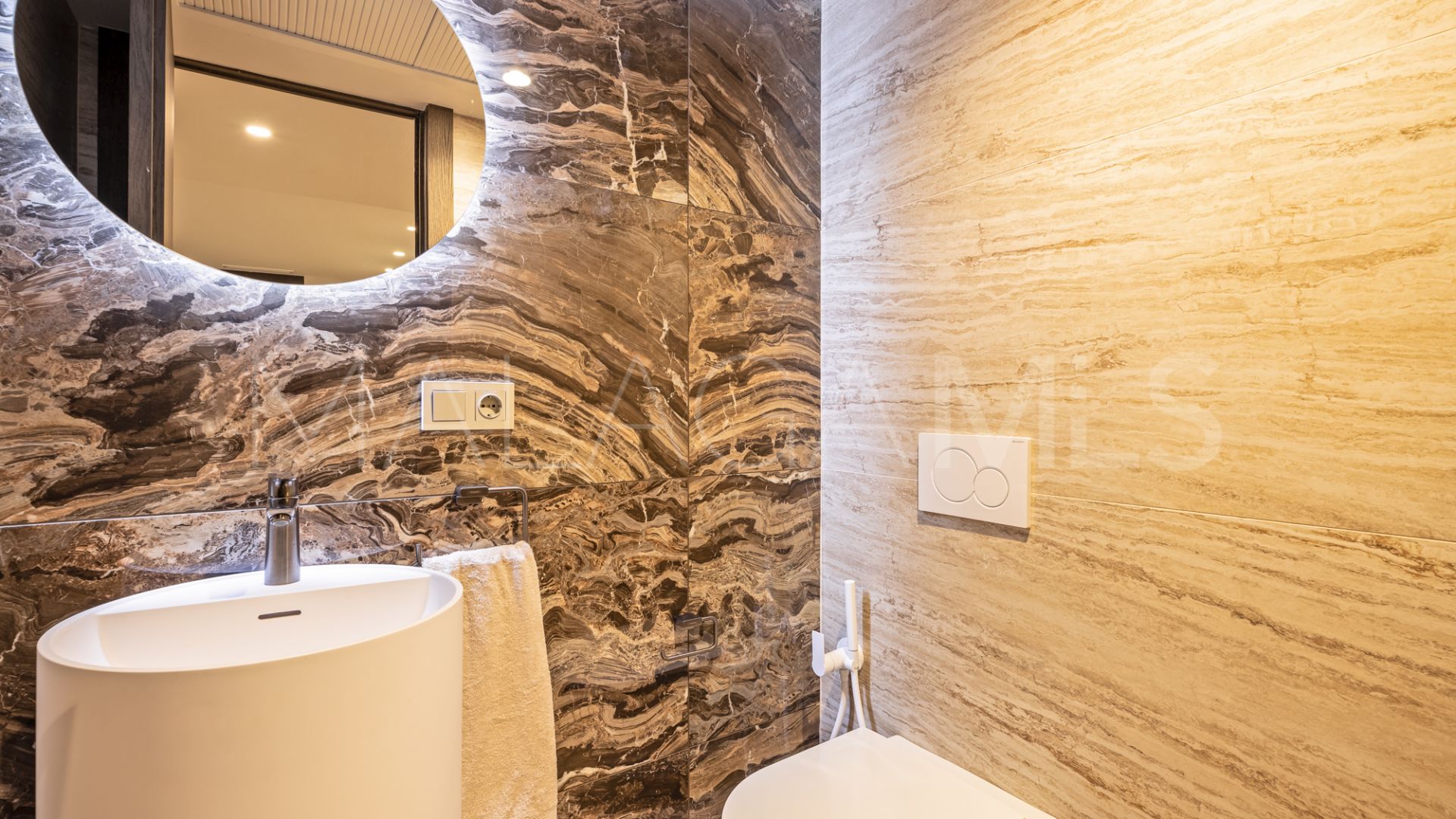 Wohnung for sale in Marbella - Puerto Banus