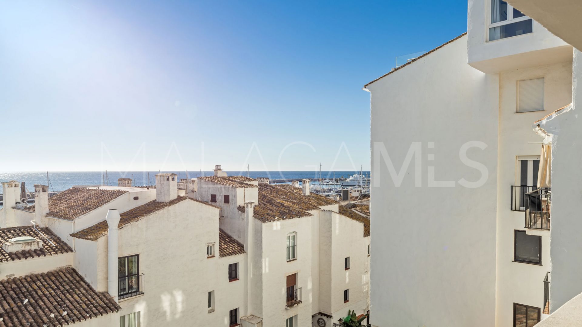 Wohnung for sale in Marbella - Puerto Banus