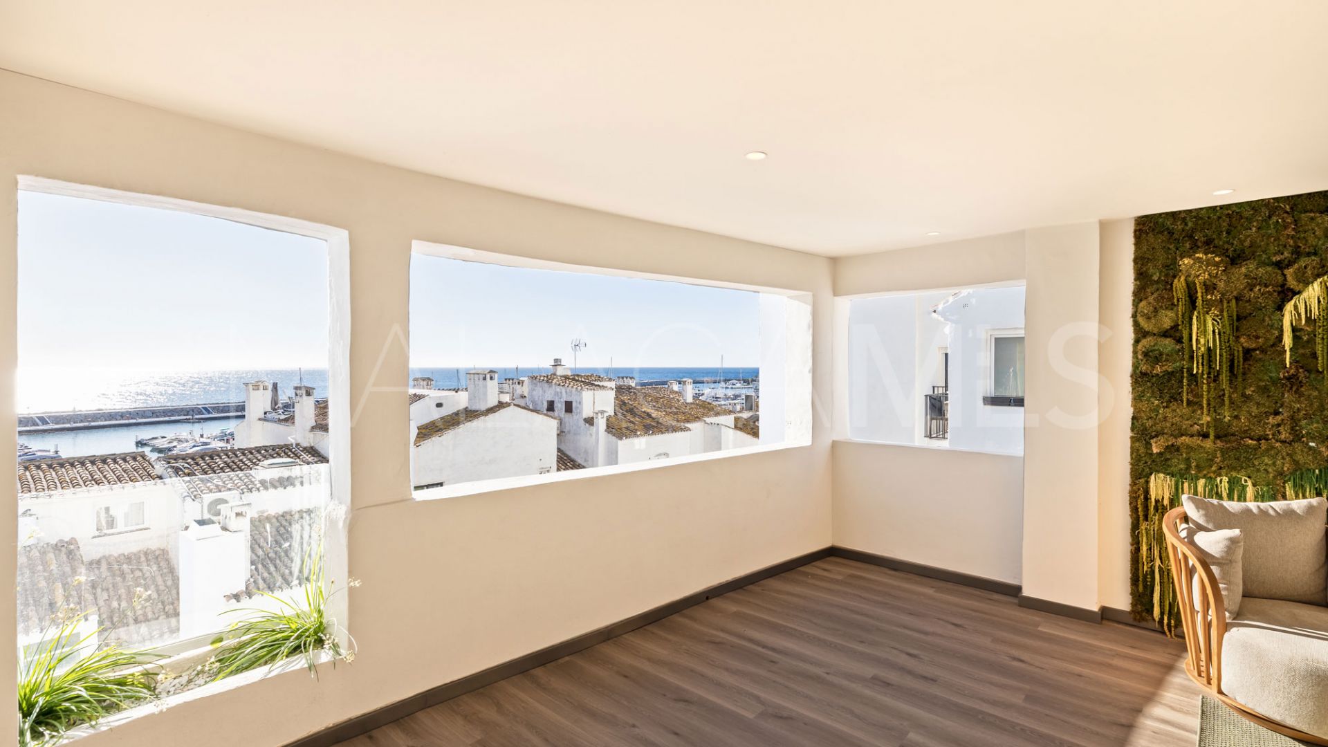 Wohnung for sale in Marbella - Puerto Banus