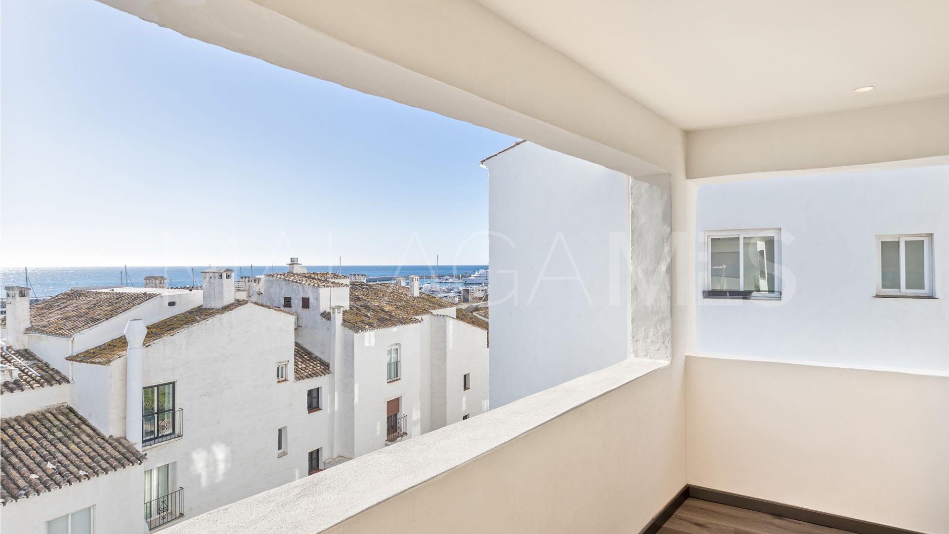 Wohnung for sale in Marbella - Puerto Banus