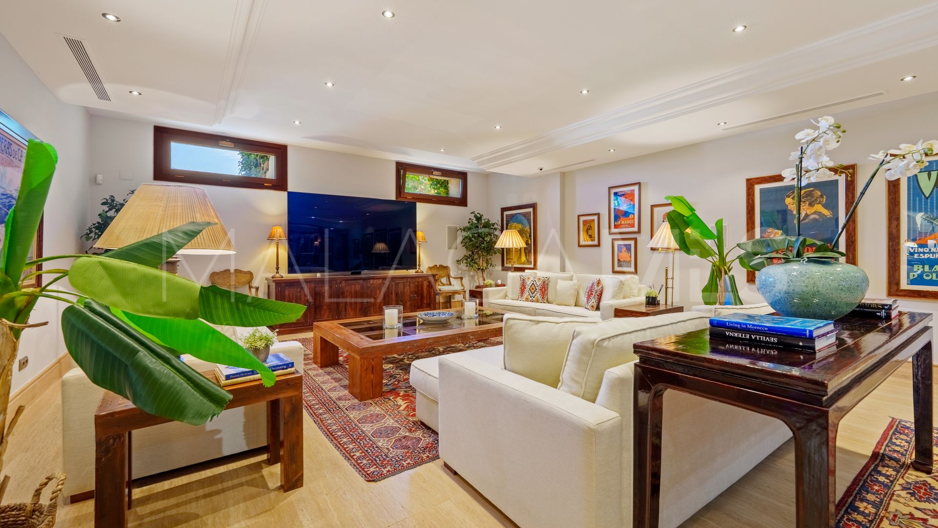 Villa for sale in Las Lomas del Marbella Club