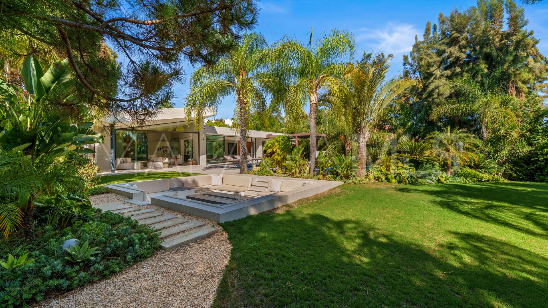 Villa for sale in Hacienda las Chapas