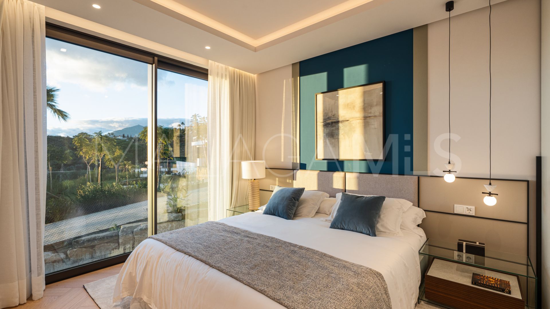 Villa for sale in Marbella Hill Club with 5 bedrooms