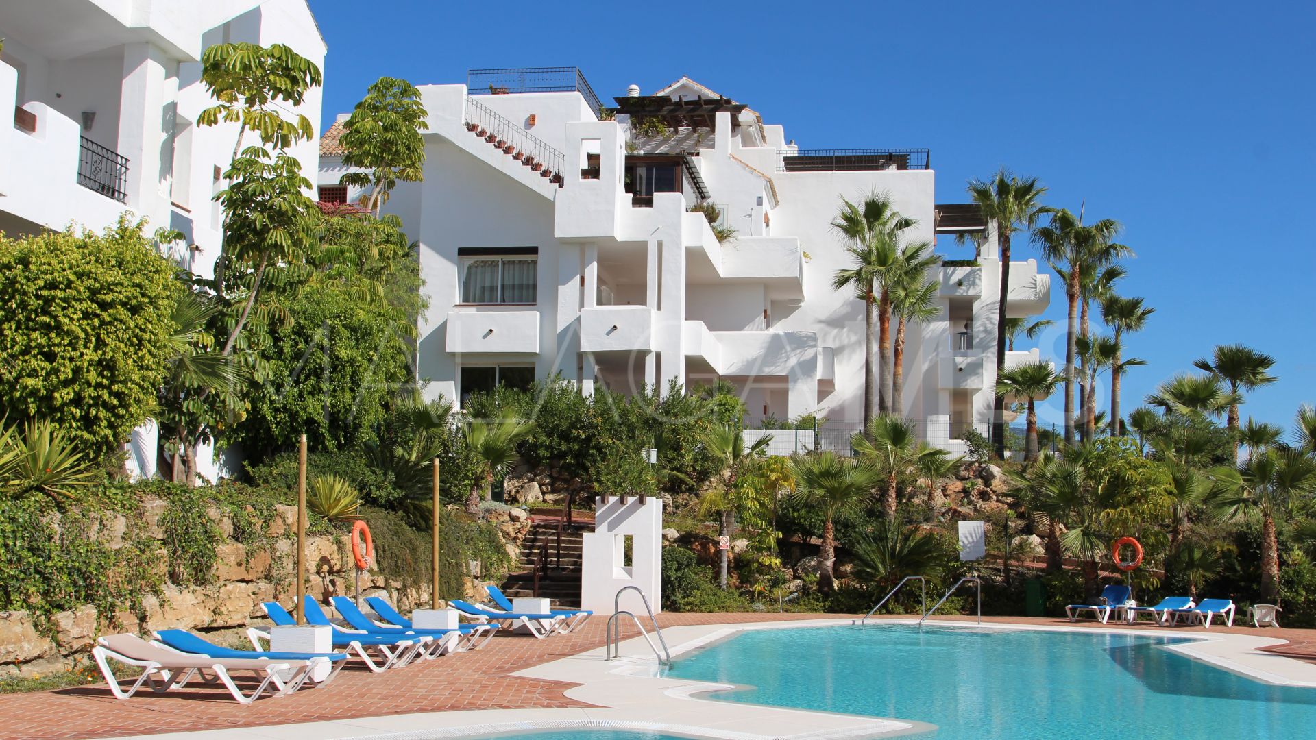 Takvåning for sale in Lomas del Marqués