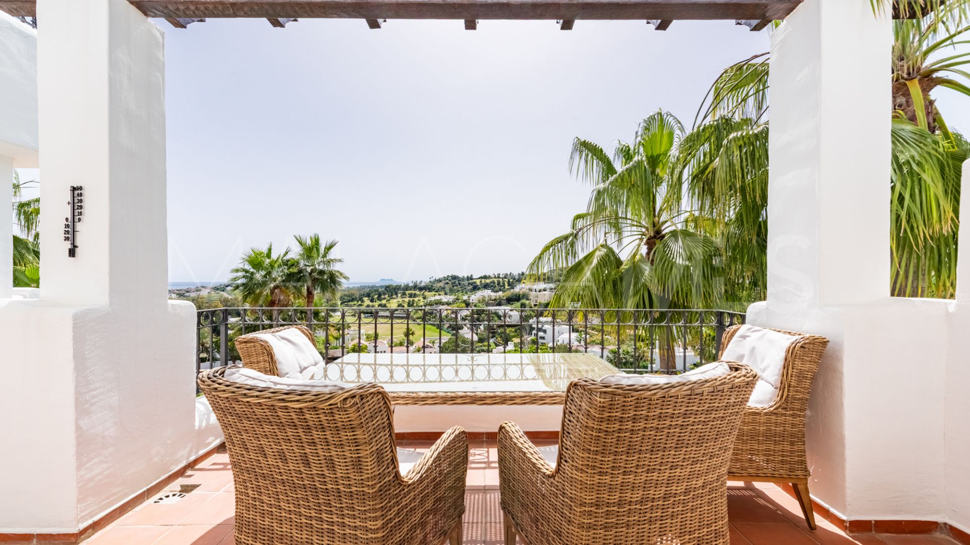 Takvåning for sale in Lomas del Marqués