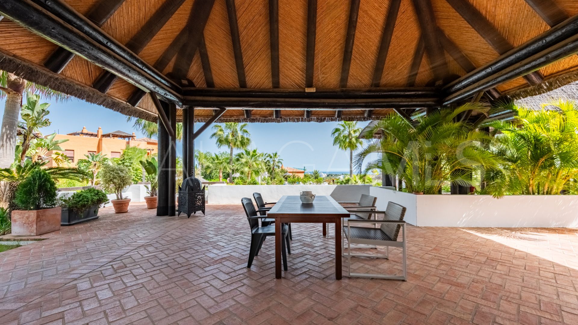 Takvåning for sale in Lomas del Marqués