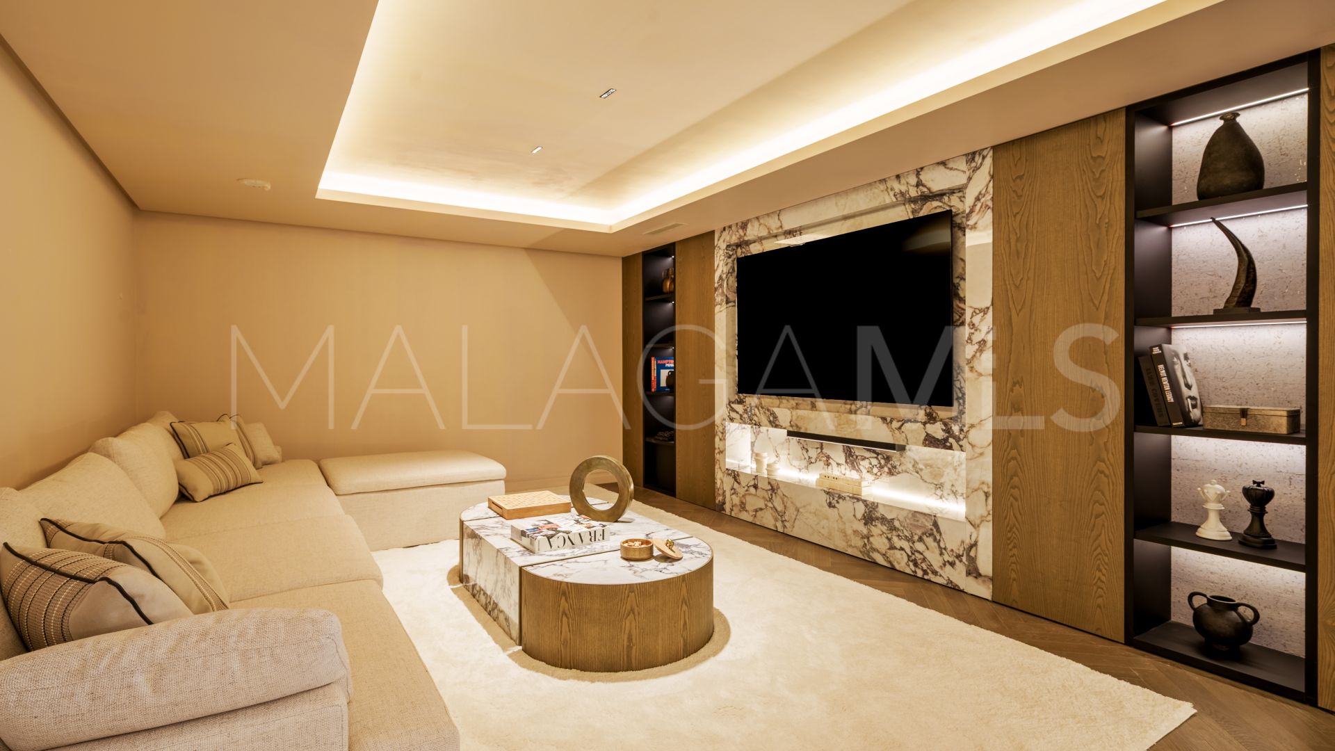 Villa for sale in Las Brisas