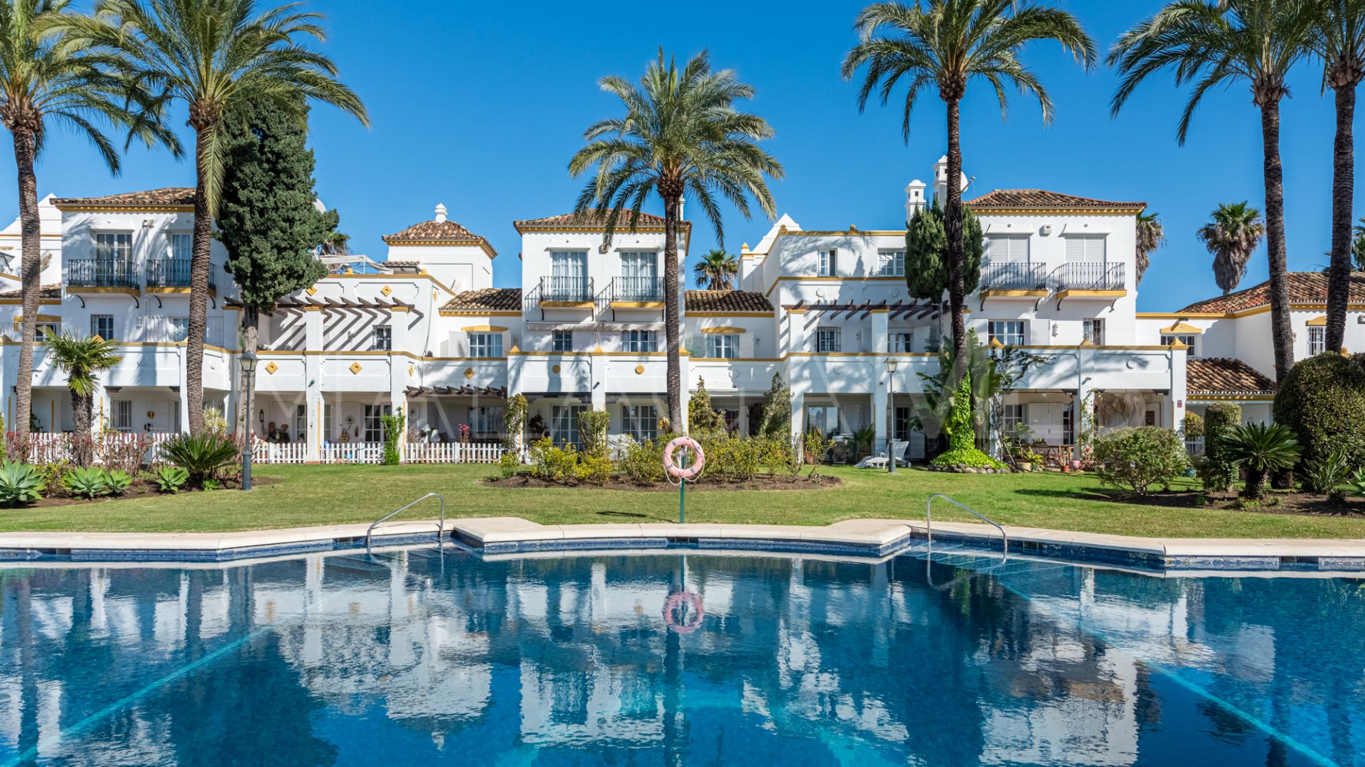 Adosado with 4 bedrooms a la venta in Coto de La Serena